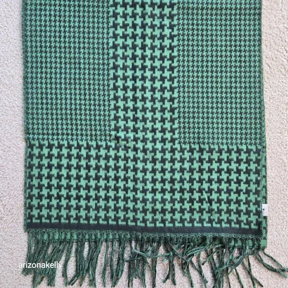 NWT Adrienne Vittadini Wool Cashmere Green Houndstooth Fringe Scarf - Picture 7 of 9